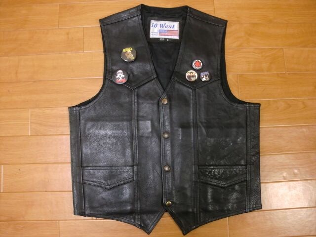 古着 10west レザーベスト 缶バッジ付き Sサイズ 男性ファッション 新品 中古のオークション モバオク 古着 10west レザーベスト 缶バッジ付き Sサイズ 男性ファッション 新品 中古のオークション モバオク